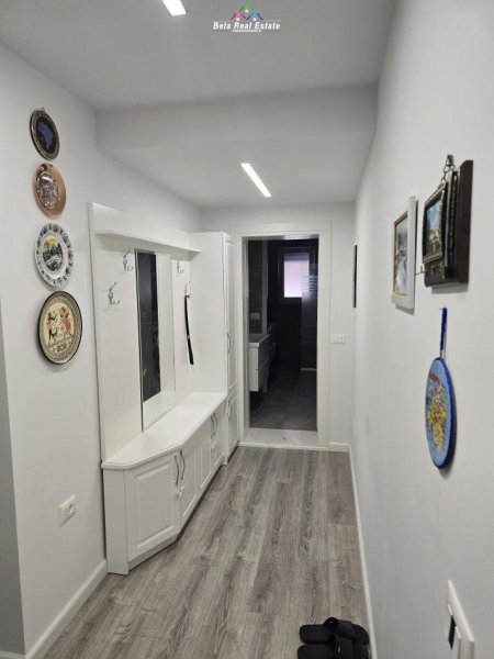 Tirane, shes apartament 2+1 Kati 3, 92 m² 250.000 € (Bllok)