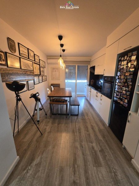 Tirane, shes apartament 2+1 Kati 3, 92 m² 250.000 € (Bllok)