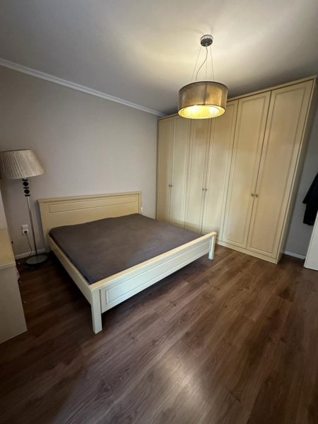 Tirane, jepet me qera apartament 3+1 Kati 3, 120 m² 1.000 € (RRUGA E KAVAJES)