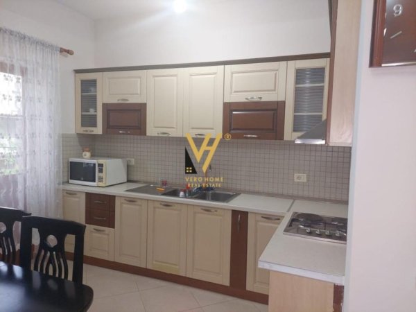 Tirane, jepet me qera apartament 2+1+Ballkon Kati 0, 120 m² 600 € (DON BOSKO)