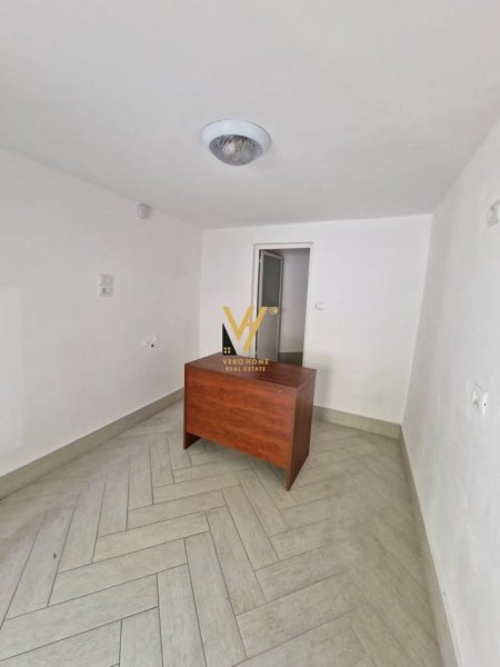 Tirane, shitet ambjent biznesi Kati 0, 12 m² 50.000 € (SHKOLLA HARRY FULTZ)