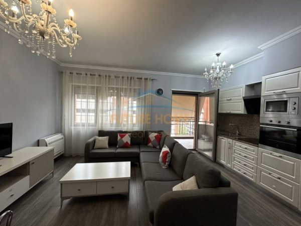 Tirane, jepet me qera apartament 3+1 Kati 7, 123 m² 1.000 € (KOMPLEKSI DELIJORGJI)