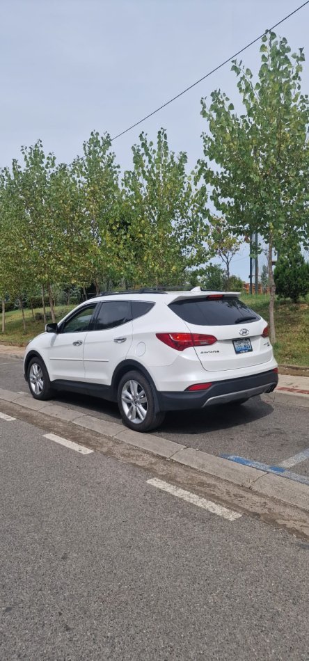 Tirane, shes makine Huyndai Benzin, e bardhë automatik 230.000 km 9.800 €