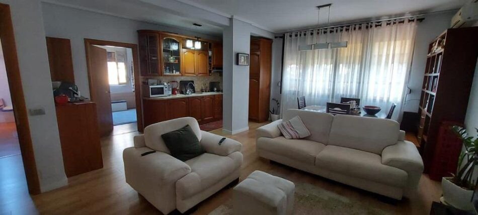Tirane, jepet me qera apartament 2+1+Ballkon Kati 3, 100 m² 650 € (VASIL SHANTO)