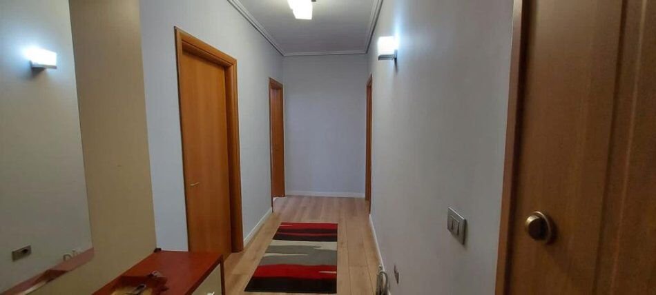 Tirane, jepet me qera apartament 2+1+Ballkon Kati 3, 100 m² 650 € (VASIL SHANTO)