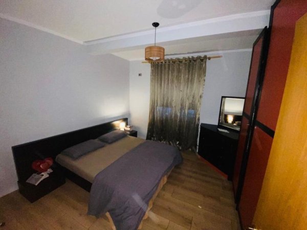 Tirane, jepet me qera apartament 2+1+Ballkon Kati 3, 100 m² 650 € (VASIL SHANTO)