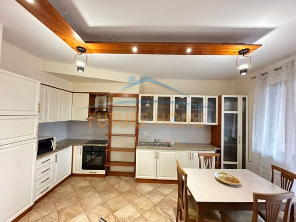 Tirane, jepet me qera apartament 2+1+Ballkon Kati 9, 118 m² 1.250 € (IBRAHIM RUGOVA BLLOK)