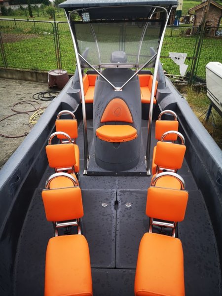 Kroaci, ofroj gomone Bura 8,5 gommon , 42.500 €