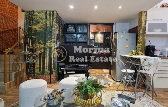 Tirane, jepet me qera apartament duplex 2+1 Kati 1, 85 m² 650 € (Kopshti Zologjik)