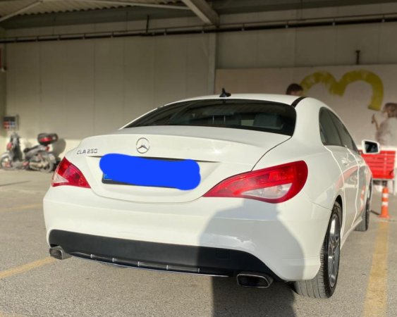 Durres, shes makine Cla Mercedes Benz Benzin, e bardhë automatik Kondicioner 250 km 9.000 €