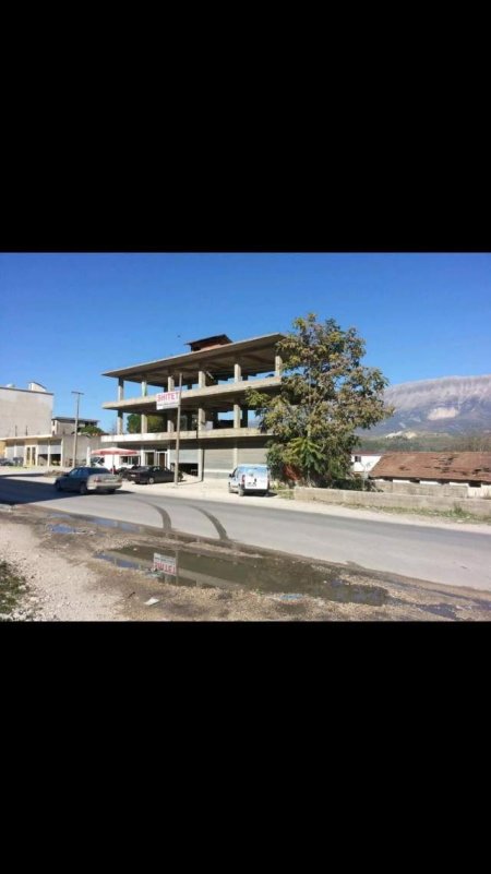 Gjirokaster, shitet ambjent biznesi Kati 5, 1.800 m² 270.000 Euro (Gjirokaster-Sarande)