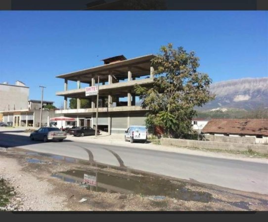 Gjirokaster, shitet ambjent biznesi Kati 5, 1.800 m² 270.000 Euro (Gjirokaster-Sarande)
