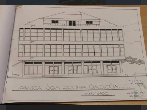 Gjirokaster, shitet ambjent biznesi Kati 5, 1.800 m² 270.000 Euro (Gjirokaster-Sarande)