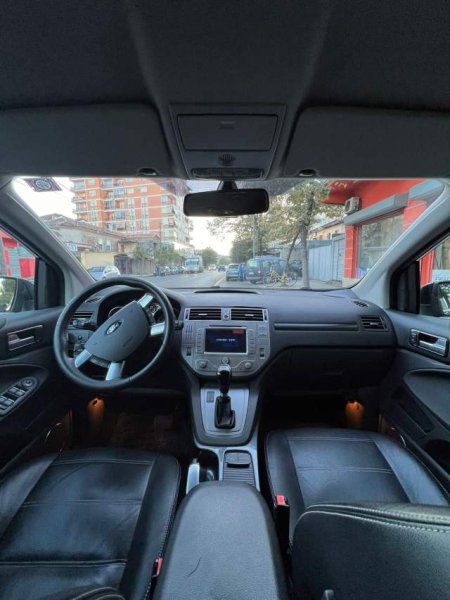 Shkoder, shitet xhip Ford Kuga Viti 2011, 10.500 Euro
