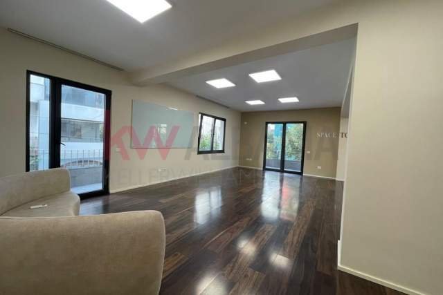 Tirane, ofert zyre Kati 2, 165 m² 1.600 Euro (Rruga Bilal Golemi)