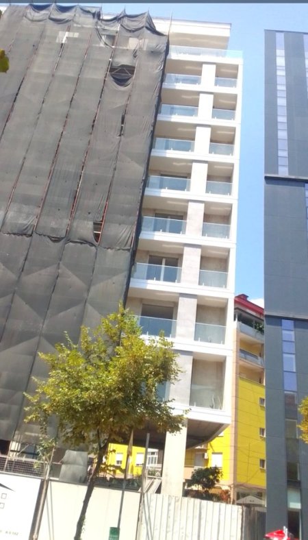 Tirane, shes lokal Kati 0,35 m² 210.000 € (Rruga e dibres)