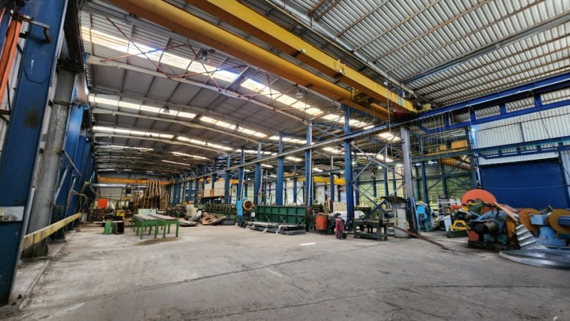 Lushnje, shes ambjent biznesi Fabrike , Kati 0, 12.000 m² (Lushnje 1.5 km Nga Qendra Qytetit)