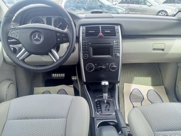Durres, shitet makine MERCEDES BENZ B-CLASS 200 CDI SPORT AUTOMAT Nafte, blu e errët automatik Kondicioner 194.000 km 5.400 €