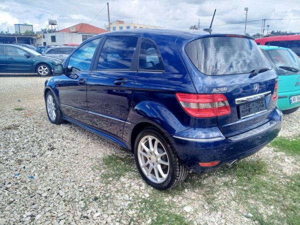 Durres, shitet makine MERCEDES BENZ B-CLASS 200 CDI SPORT AUTOMAT Nafte, blu e errët automatik Kondicioner 194.000 km 5.400 €
