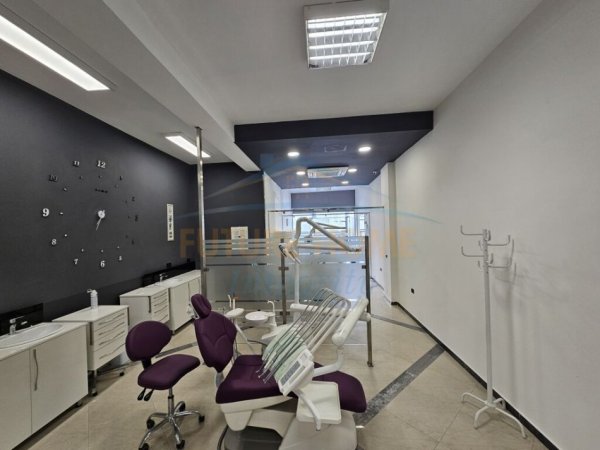 Tirane, shitet ambjent biznesi Kati 0, 72 m² 155.000 € (rruga Ferit Xhajko)