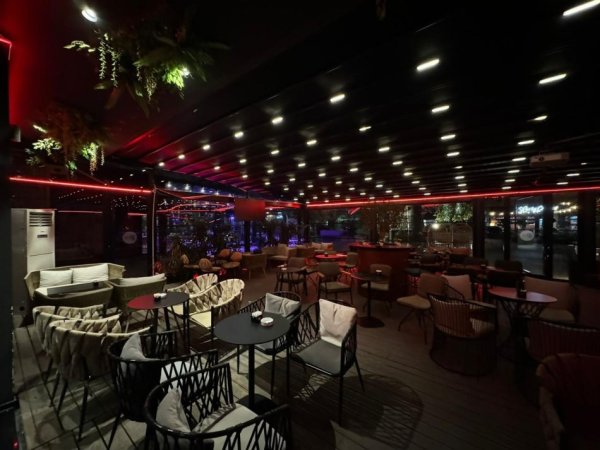Tirane, shes bar-kafe Kati 0, 380 m² 60.000 € (DON BOSKO)