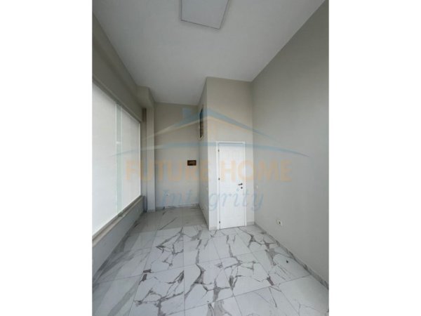 Tirane, shitet ambjent biznesi Kati 0, 18 m² 39.900 € (Selitë)