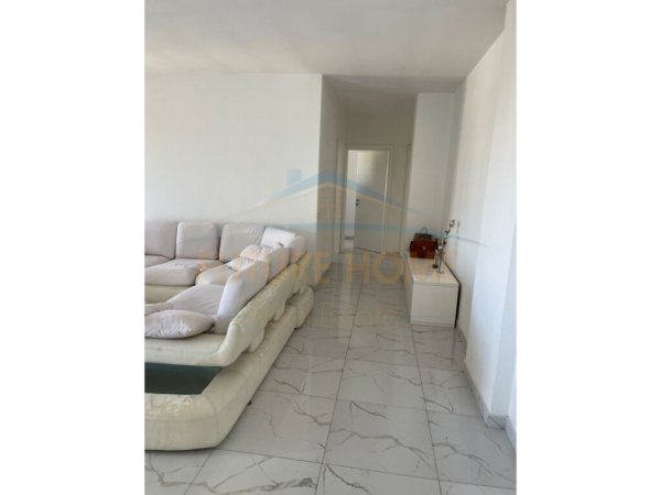 Durres, shitet apartament 3+1 Kati 5, 170.000 € (Shkembi i Kavajes , Durres)