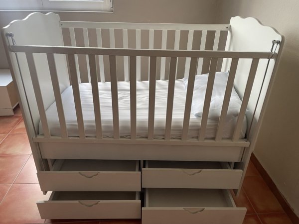 Tirane, shes Krevat per femije bebe 100 €