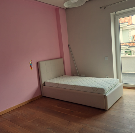 Tirane, jepet me qera Vile 3 Katshe , 250 m² 3900 € (Rezidenca Akacia Hills)