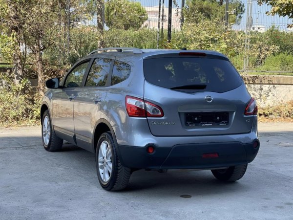 Tirane, shes SUV | Fuoristrad | Xhip NISSAN QASHQAI+2 Nafte, gri metalizato automatik Klima 201.000 km 7.900 €