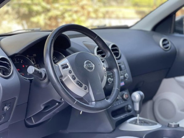 Tirane, shes SUV | Fuoristrad | Xhip NISSAN QASHQAI+2 Nafte, gri metalizato automatik Klima 201.000 km 7.900 €