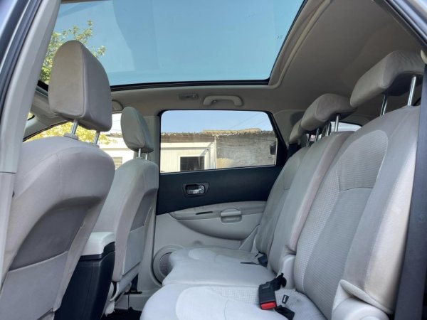 Tirane, shes SUV | Fuoristrad | Xhip NISSAN QASHQAI+2 Nafte, gri metalizato automatik Klima 201.000 km 7.900 €