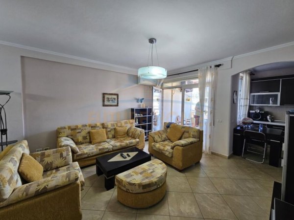Durres, jepet me qera apartament 2+1 Kati 4, 120 m² 650 € (Fly, Durres)