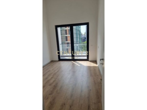 Tirane, shes apartament 2+1+Ballkon Kati 1, 90 m² 160.000 € (Kompleksi Arlis Farmacia 10)