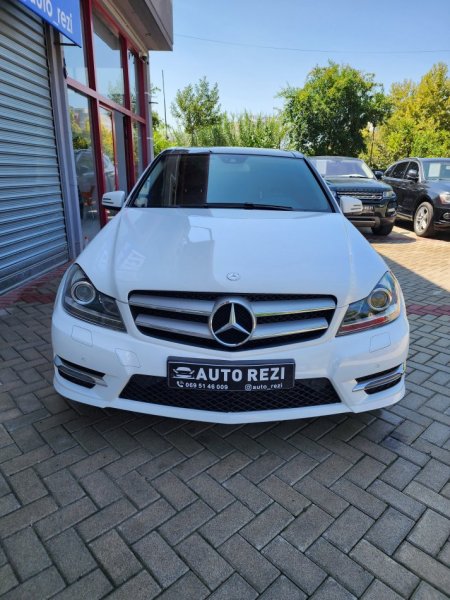 Fier, shes makine Mercedes c 220 cdi 2013 Nafte, e bardhë automatik 11.500 €