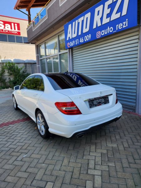 Fier, shes makine Mercedes c 220 cdi 2013 Nafte, e bardhë automatik 11.500 €