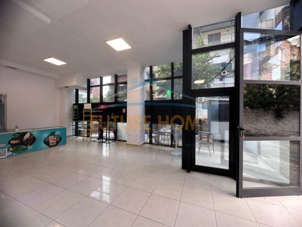 Tirane, shitet ambjent biznesi Kati 0, 97 m² 272.000 € (Brryli)