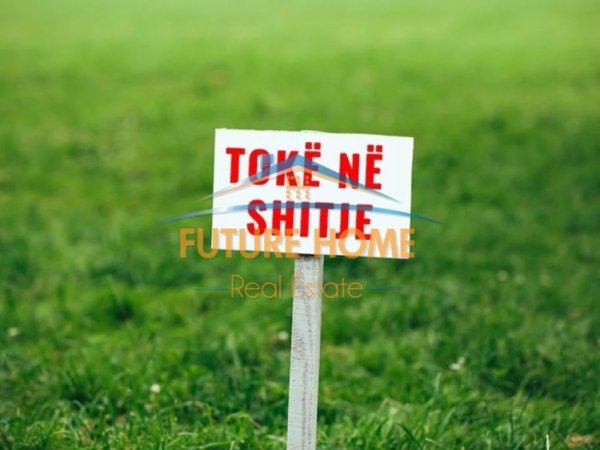 Elbasan, jepet me qera truall , 21.000 m² (Elbasan)