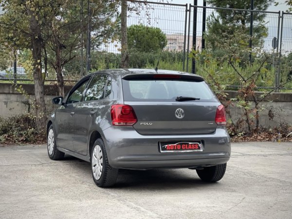 Tirane, shes makine VW POLO Nafte, gri e erret manuale Kondicioner 154.000 km 5.590 €