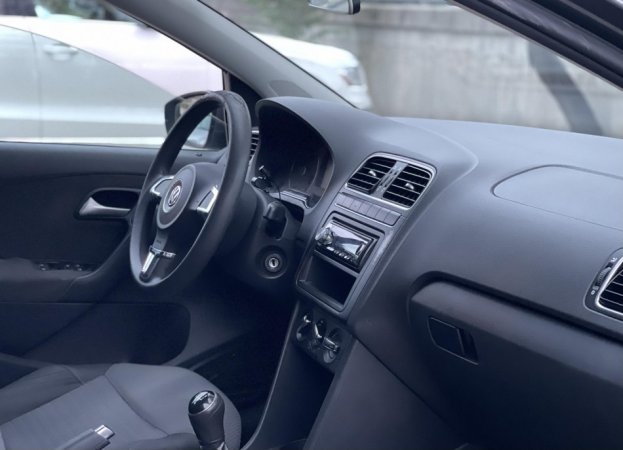 Tirane, shes makine VW POLO Nafte, gri e erret manuale Kondicioner 154.000 km 5.590 €