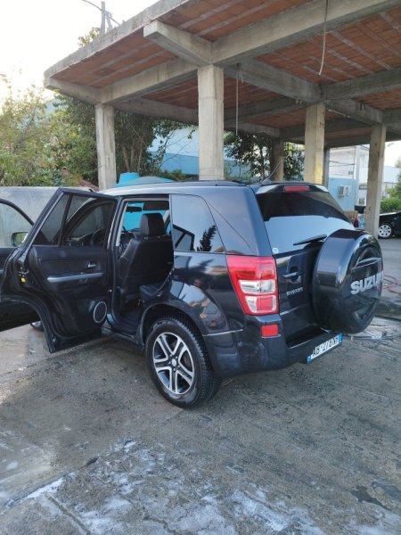 Durres, shes SUV | Fuoristrad | Xhip Suzuki Nafte, e zeze manuale Klima 130.000 km 6.500 €