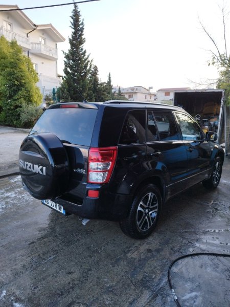 Durres, shes SUV | Fuoristrad | Xhip Suzuki Nafte, e zeze manuale Klima 130.000 km 6.500 €