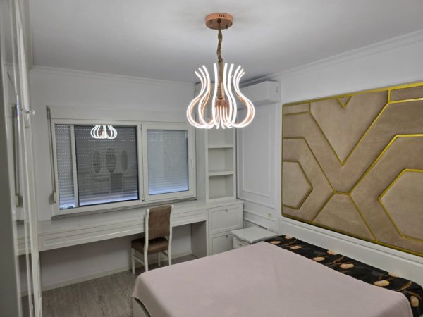 Apartament 3+1+2 me qira  1.300 € (Ambasada Amerikane)