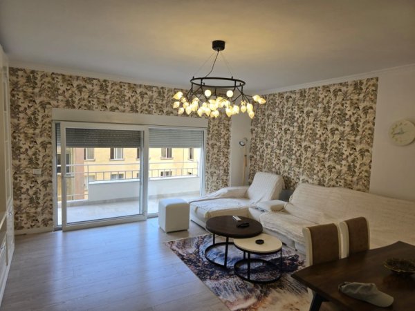 Apartament 3+1+2 me qira  1.300 € (Ambasada Amerikane)