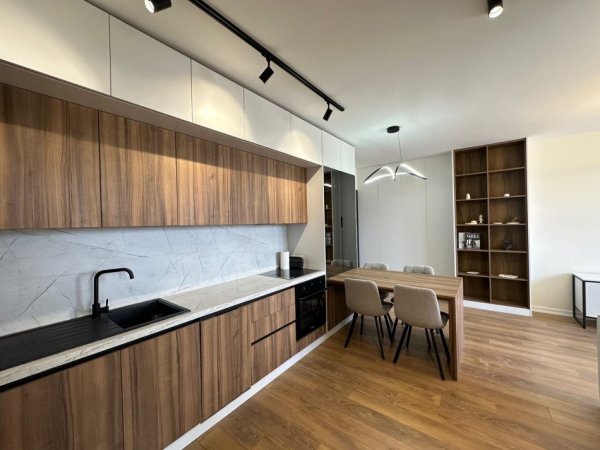 Tirane, jepet me qera apartament 2+1+Aneks+Ballkon Kati 5, 70 m² 400 € (SHKOZE)