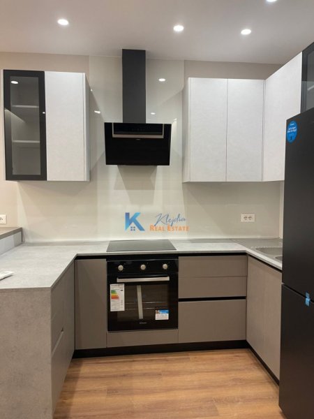 Tirane, jap me qera apartament 2+1+Ballkon Kati 2, 115 m² 800 € (Kompleksi Arlis)