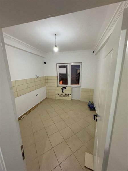 Tirane, shitet apartament 2+1+Ballkon Kati 2, 70 m² 85.000 € (KOMBINAT)