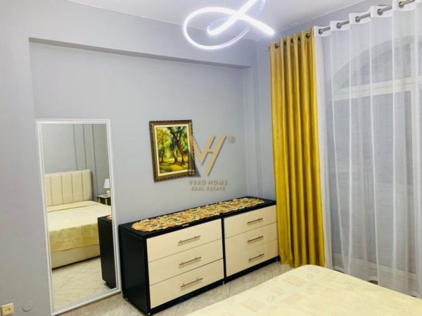 Tirane, jepet me qera apartament 1+1+Ballkon Kati 4, 74 m² 600 € (RRUGA E KAVAJES)