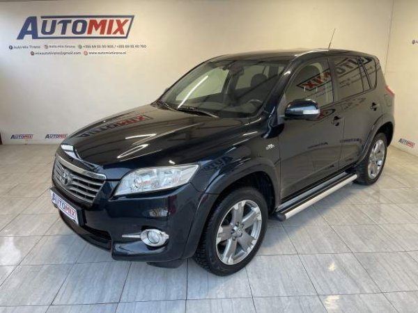 Tirane, shes xhip Toyota rav4 Viti 2010, 12.400 Euro