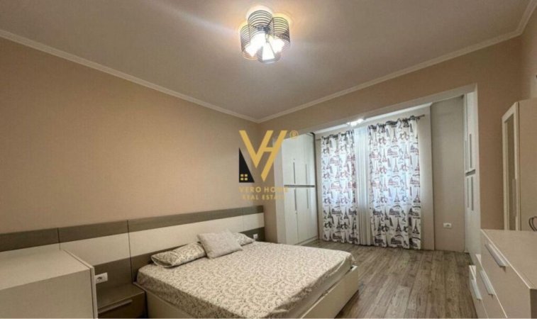 Tirane, jepet me qera apartament 2+1+Ballkon Kati 1, 133 m² 650 € (STACIONI I TRENIT )